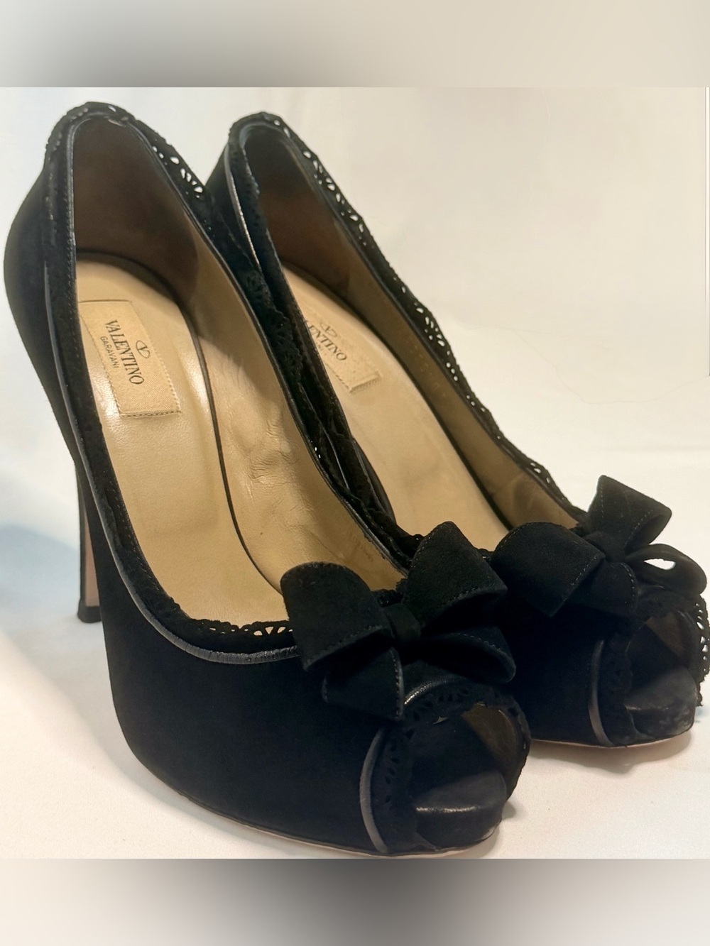 Valentino Garavani Suede Bow Accents Peep Toe Platform Pumps Black 38.5